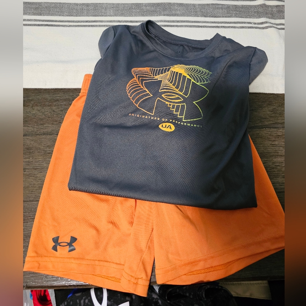 Under Armour Gray and Orange Short Sleeve Tee